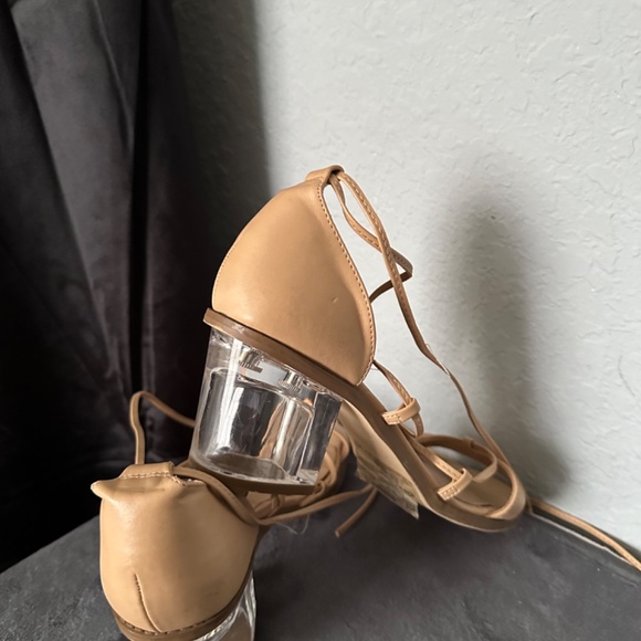 Forever 21, Tan ankle lace up strappy sandal size 7.5 - Picture 10 of 10
